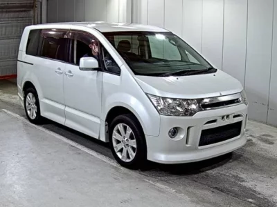 Mitsubishi DELICA D5