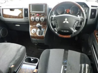 Mitsubishi DELICA D5