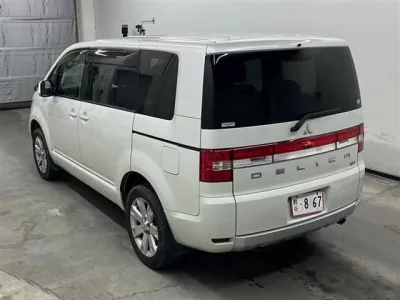 Mitsubishi DELICA D5