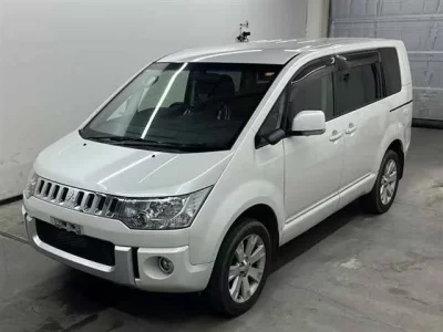 Mitsubishi DELICA D5
