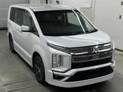 Mitsubishi DELICA D5