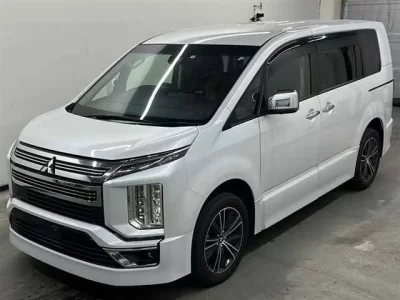 Mitsubishi DELICA D5