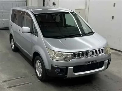Mitsubishi DELICA D5