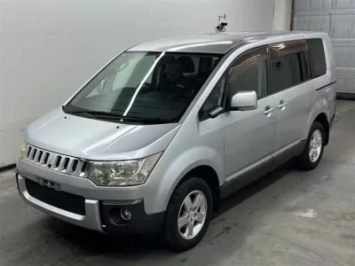 Mitsubishi DELICA D5