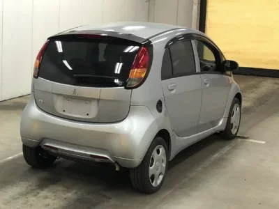 Mitsubishi I