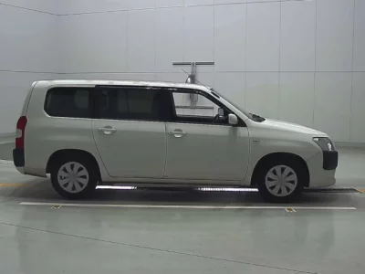 Toyota SUCCEED