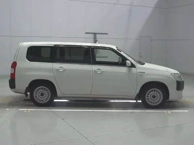 Toyota SUCCEED