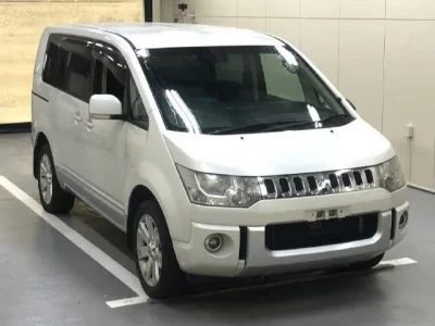 Mitsubishi DELICA D5