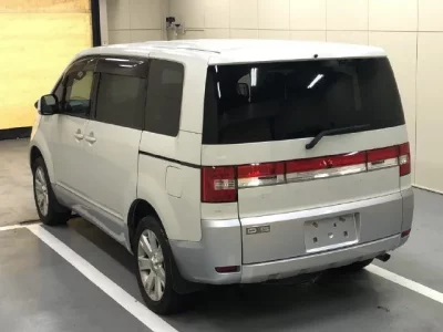Mitsubishi DELICA D5