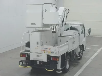 Isuzu ELF