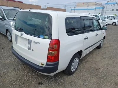 Toyota SUCCEED