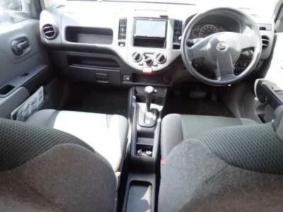 Nissan AD