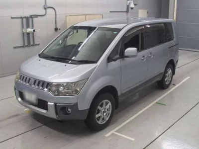 Mitsubishi DELICA D5