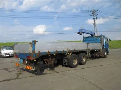 Isuzu TRUCK