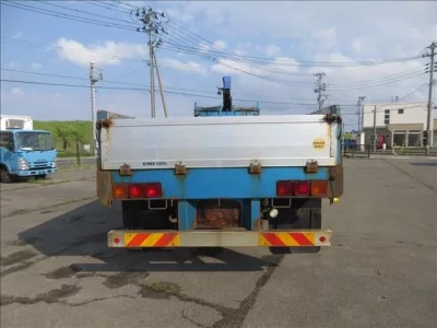 Isuzu TRUCK