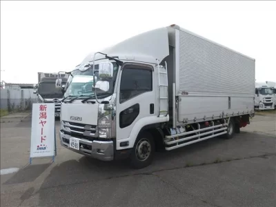 Isuzu TRUCK