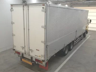 Isuzu TRUCK
