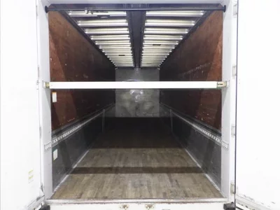 Isuzu TRUCK