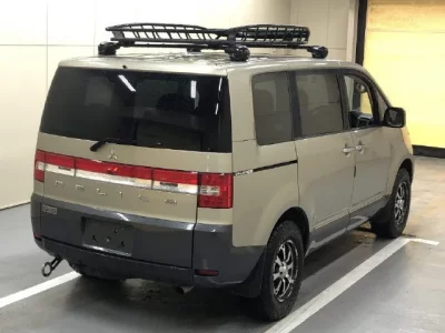 Mitsubishi DELICA D5