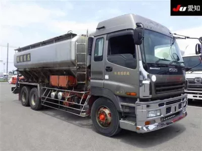Isuzu GIGA