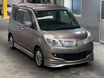 Mitsubishi DELICA D2