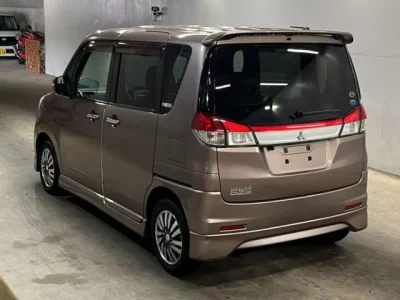 Mitsubishi DELICA D2