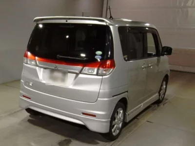 Mitsubishi DELICA D2