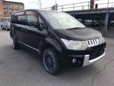 Mitsubishi DELICA D5