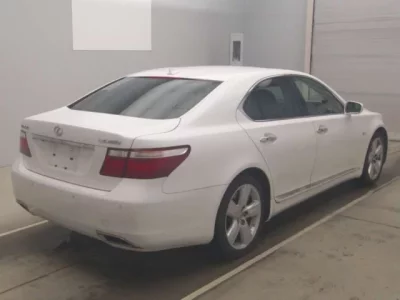 Lexus LS
