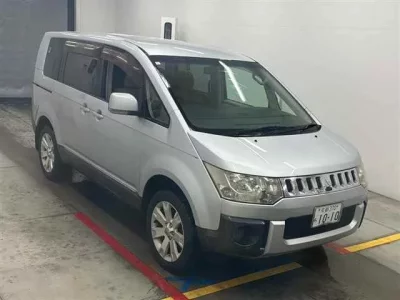 Mitsubishi DELICA D5