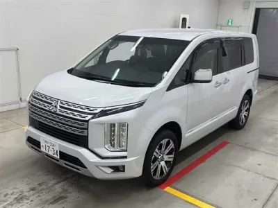 Mitsubishi DELICA D5