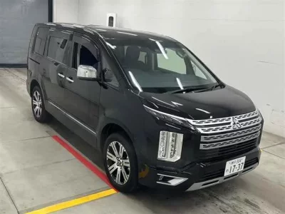 Mitsubishi DELICA D5