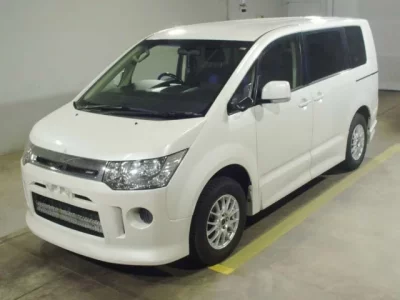 Mitsubishi DELICA D5