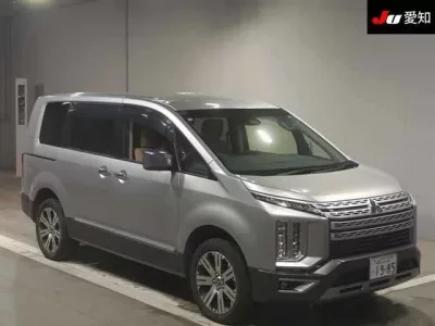 Mitsubishi DELICA D5