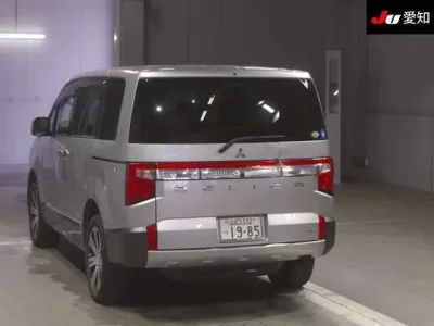 Mitsubishi DELICA D5