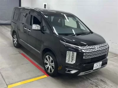 Mitsubishi DELICA D5
