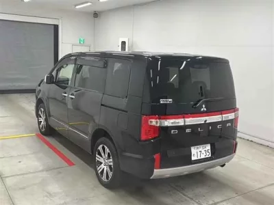 Mitsubishi DELICA D5