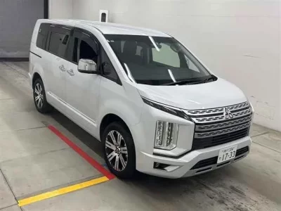 Mitsubishi DELICA D5