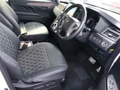 Mitsubishi DELICA D5