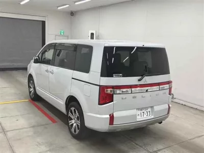 Mitsubishi DELICA D5