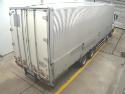 Isuzu TRUCK