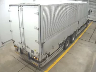 Isuzu TRUCK