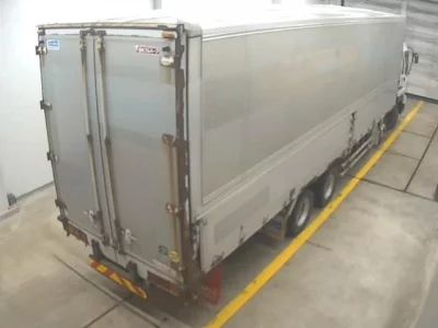 Isuzu TRUCK