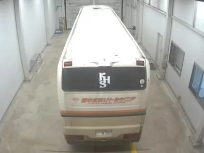 Isuzu BUS