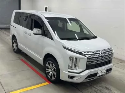 Mitsubishi DELICA D5