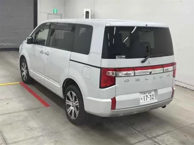 Mitsubishi DELICA D5