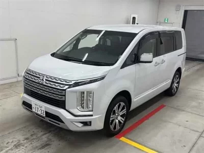 Mitsubishi DELICA D5