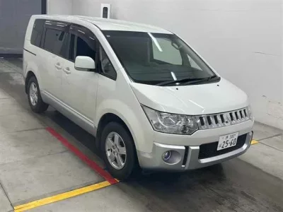 Mitsubishi DELICA D5