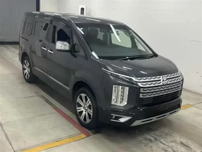 Mitsubishi DELICA D5