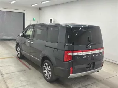 Mitsubishi DELICA D5